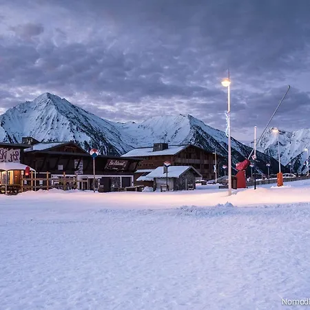 Appartamento Pour 4 Personnes à Lary Pla D'adet Avec Cuisine Et Tv - Fr-1-296-370